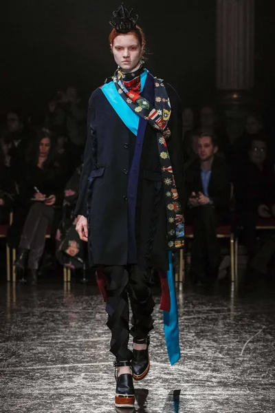 Look 19